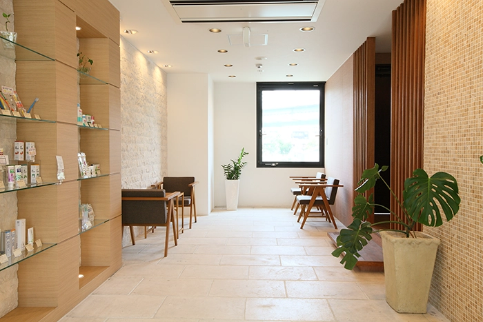 歯の花クリニック 待合サロン